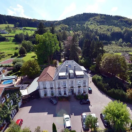 Logis La Hotel