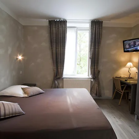 Logis La Hotel 3*