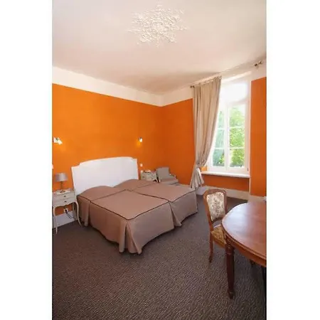 Logis La Résidence Hotel