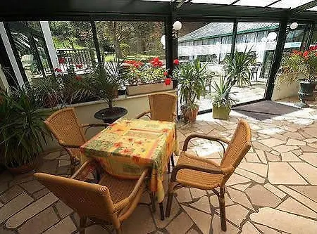 Logis La Hotel