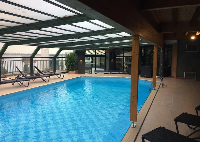 Hotel Logis La Le Val-dʼAjol